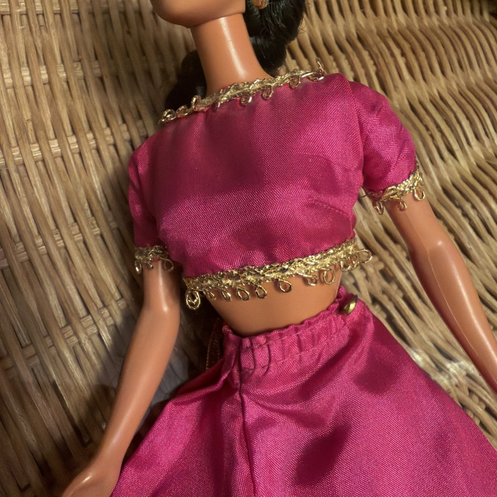 A 1995 Indian Doll Dressed In A Facetia Sari Dolls Of The World - Picture 3 of 6